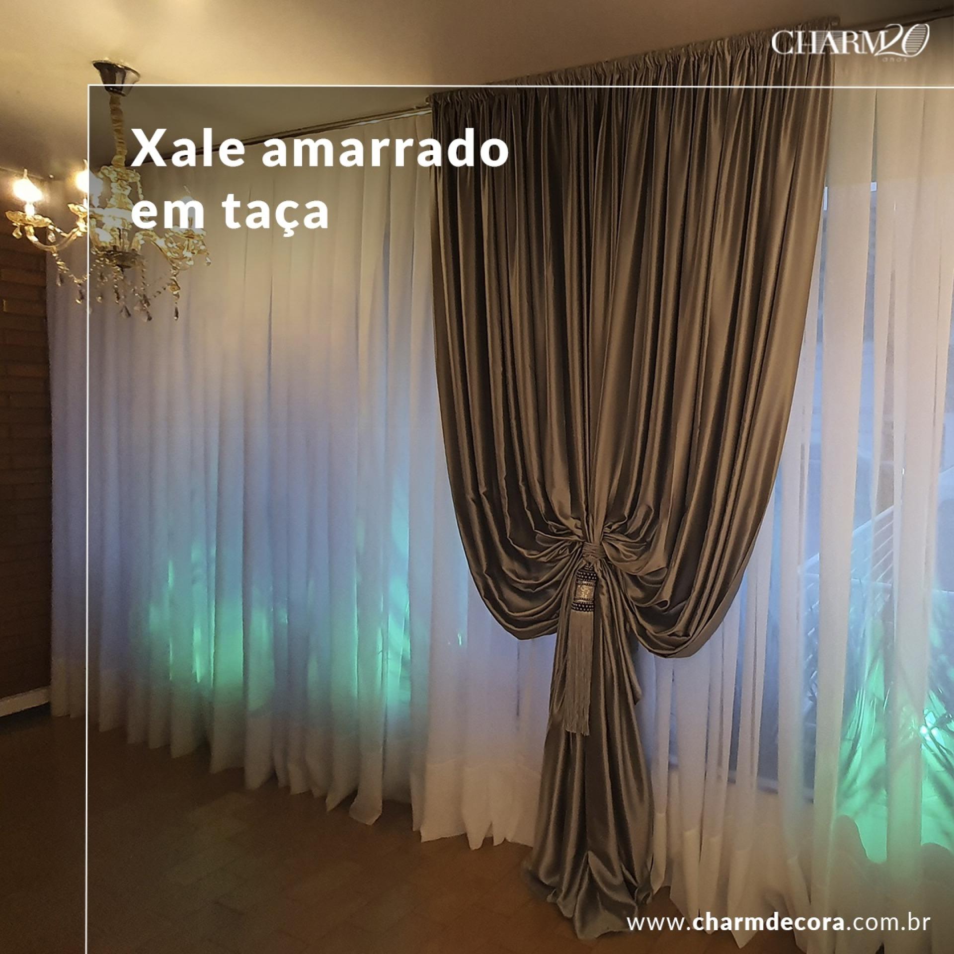 Xale amarrado em Taça